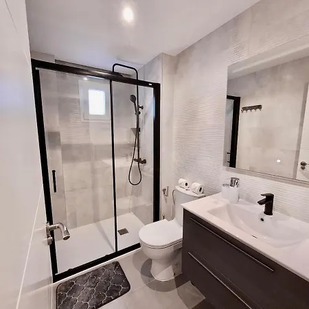 Amazing Bright And Recently Remodeled Апартаменты