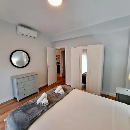 Amazing Bright And Recently Remodeled ולנסיה